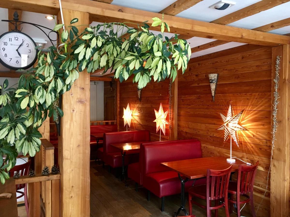 Hotel Restaurant Le Chamois 昂塞勒 外观 照片