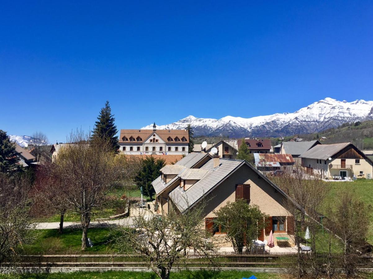 Hotel Restaurant Le Chamois 昂塞勒 外观 照片