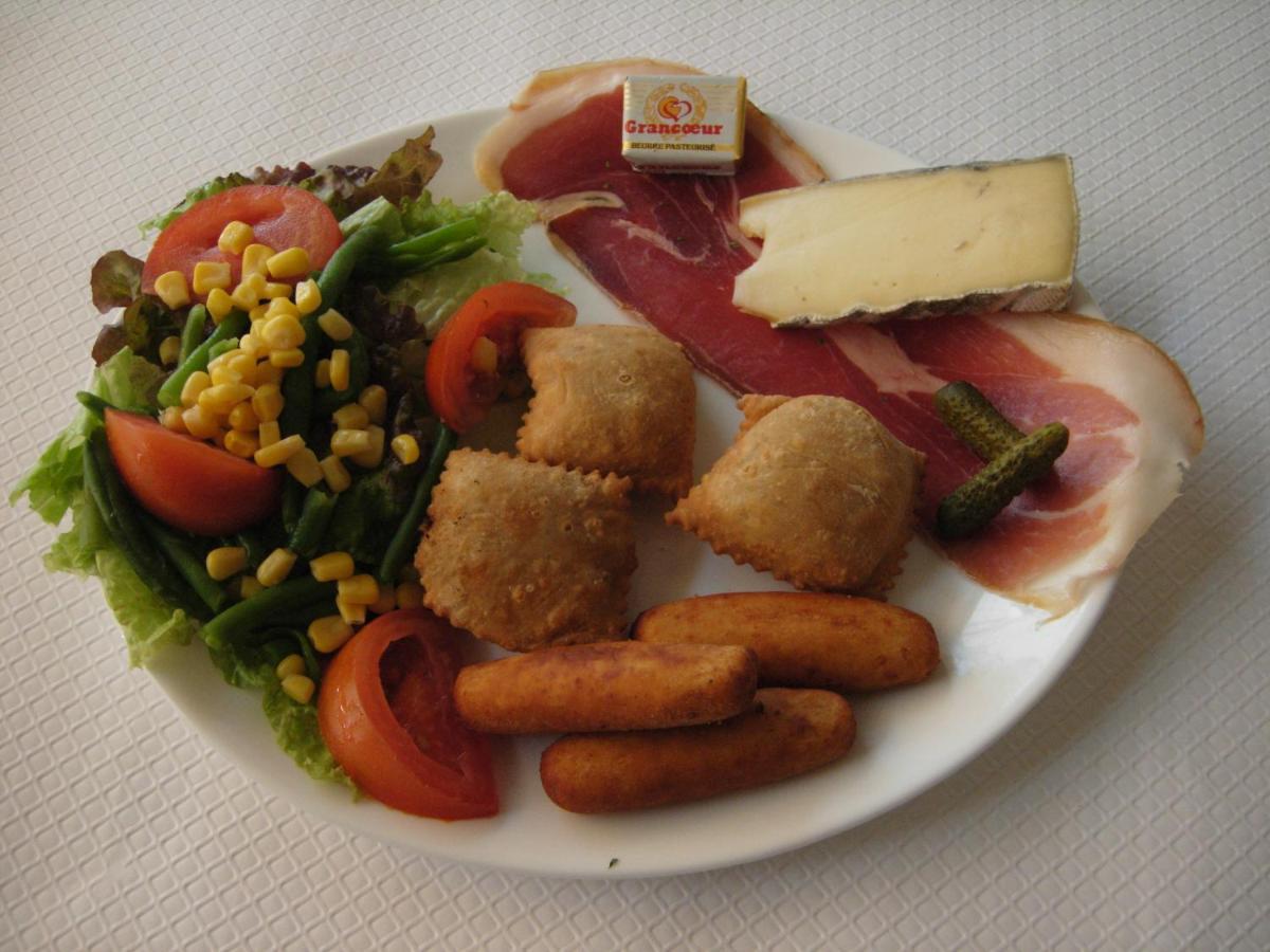 Hotel Restaurant Le Chamois 昂塞勒 外观 照片
